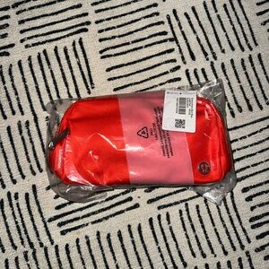 Lululemon Everywhere Belt Bag 1L